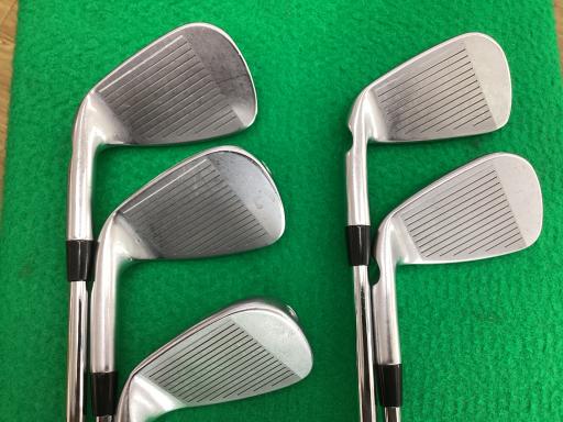 ���T�O�O�@�T�r�i���{���F�T�{�Z�b�g�j