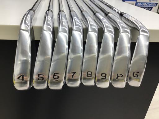 ＫＩＮＧ　ＦＯＲＧＥＤ　ＣＢ／ＭＢ（シルバー）（２０２３）　８Ｓ