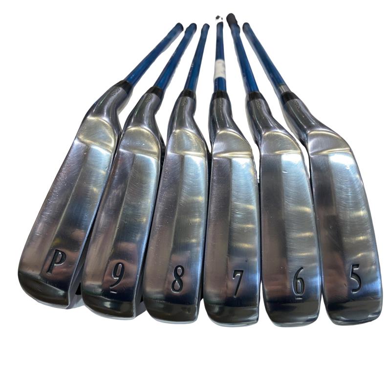 �r�q�h�w�n�m�@�y�T�S�T�@�@�U�r�i���{���F�U�{�Z�b�g�j