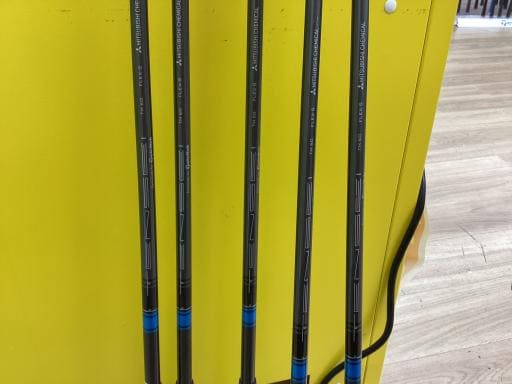 rhl@l`w@@Tri{FT{Zbgj