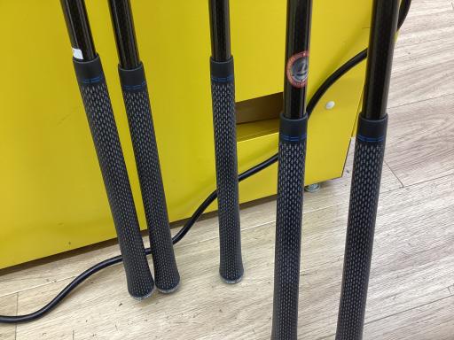 rhl@l`w@@Tri{FT{Zbgj