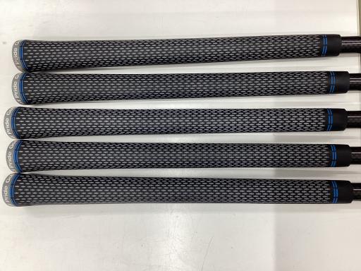 rhl@l`w@@Tri{FT{Zbgj