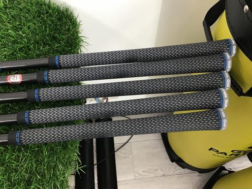 rhl@l`w@@Tri{FT{Zbgj