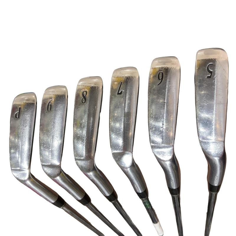 �r�q�h�w�n�m�@�y�T�S�T�@�@�U�r�i���{���F�U�{�Z�b�g�j