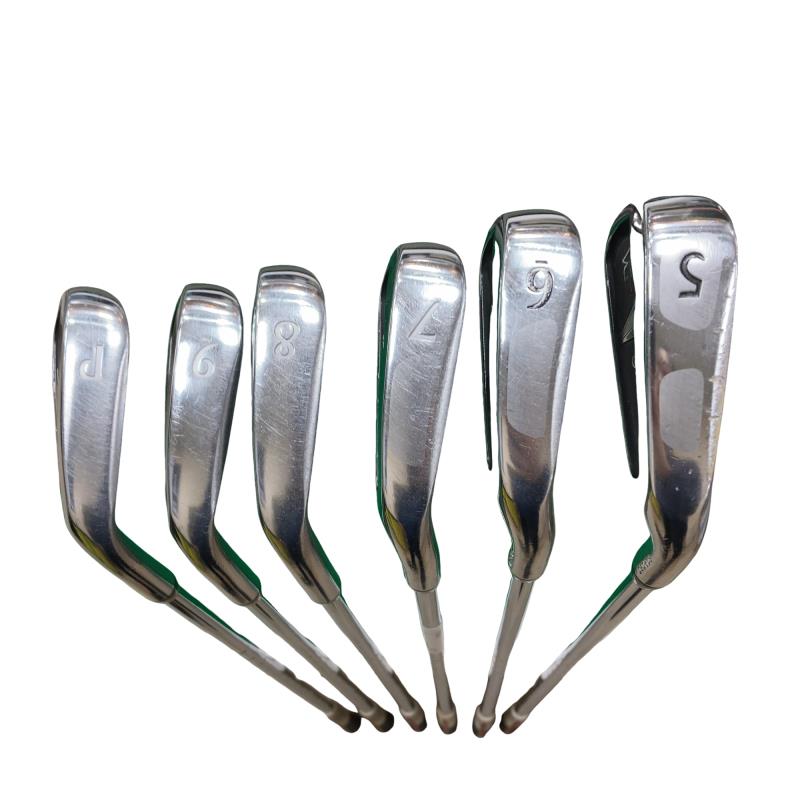 �s���������������@�u�f�R�@�U�r�i���{���F�U�{�Z�b�g�j