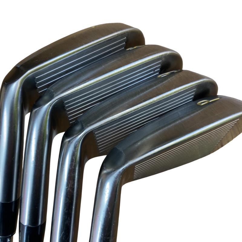 �r�q�h�w�n�m�@�y�w���T�@�u���b�N�@�U�r�i���{���F�U�{�Z�b�g�j