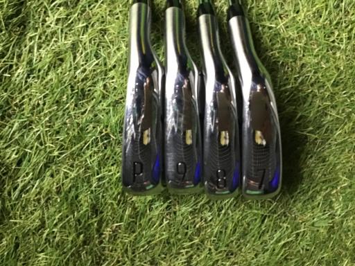 日本に SIM2ドライバー、titleistアイアンセット 、他フルセット クラブ