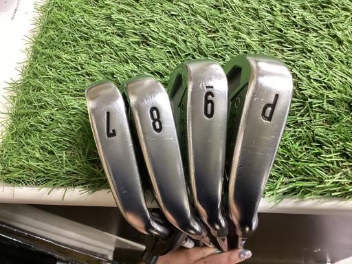 美品 キャロウェイ X FORGED CB 7番単品アイアンS右 (管理900) 美品 キャロウェイ X FORGED CB 7番単品アイアンS右 (管理900