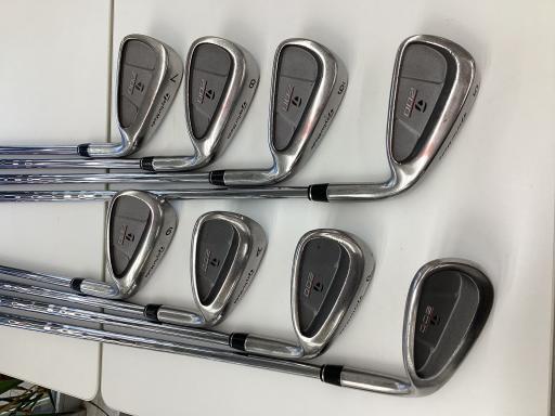 注目ショップ・ブランドのギフト 320 TaylorMade D7 アイアン 右利き（中古 ゴルフ フレックスS クラブ