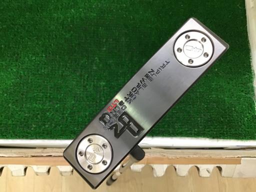 ＳＣＯＴＴＹ　ＣＡＭＥＲＯＮ　Ｂ３　ＴＲＩＰＬＥ　ＢＬＡＣＫ　ＤＥＳＩＧＮ　ＬＴＤ　ＮＥＷＰＯＲＴ　２　ＬＮ　３３インチ