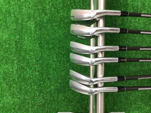 rqhwnm@ywT@Uri{FU{Zbgj