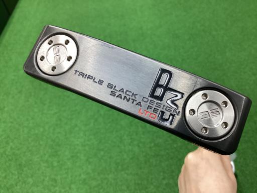 ＳＣＯＴＴＹ　ＣＡＭＥＲＯＮ　Ｂ３　ＴＲＩＰＬＥ　ＢＬＡＣＫ　ＤＥＳＩＧＮ　ＬＴＤ　ＳＡＮＴＡ　ＦＥ　３４インチ