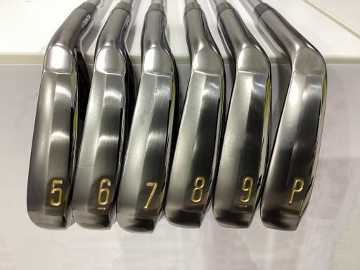 ＳＲＩＸＯＮ　ＺＸｉ７　ブラック　６Ｓ