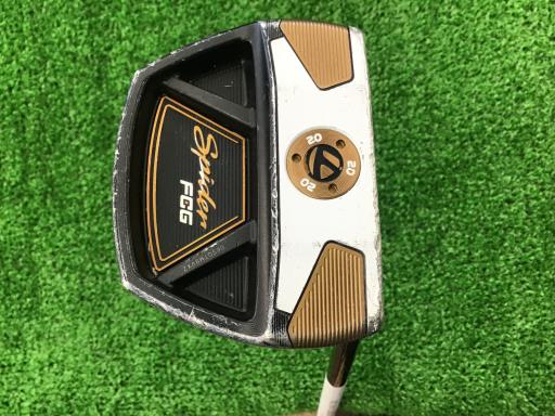 Ｓｐｉｄｅｒ　ＦＣＧ　ＢＬＡＣＫ／ＷＨＩＴＥ　スモールスラント　３３インチ