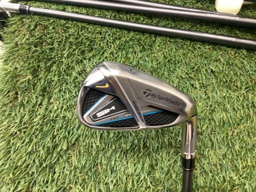 rhl@l`w@@Tri{FT{Zbgj