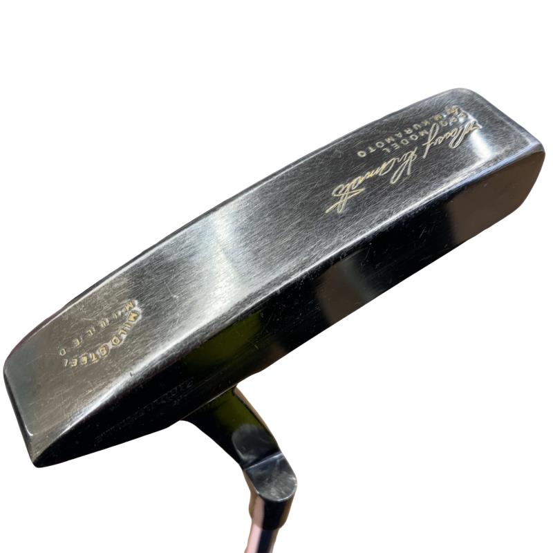 �q�{�p�^�[