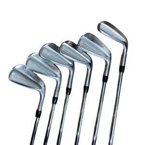 �s���������������@�s�P�T�O�i�Q�O�Q�R�j�@�U�r