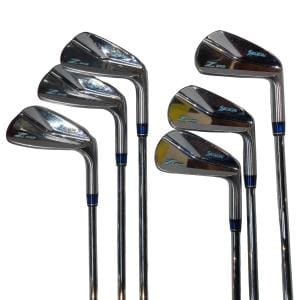 �r�q�h�w�n�m�@�y�X�S�T�@�U�r