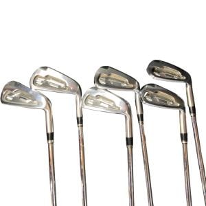 �q�������q���@�q�����@�u�@�U�r