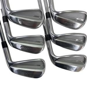 �s���������������@�s�P�T�O�i�Q�O�Q�R�j�@�U�r