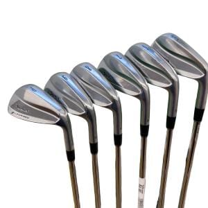 �r�q�h�w�n�m�@�y�|�e�n�q�f�d�c�@�U�r