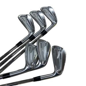 �r�q�h�w�n�m�@�y�V�W�T�@�@�U�r