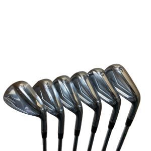 �r�q�h�w�n�m�@�y�V�W�T�@�@�U�r