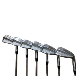 �s���������������@�s�P�T�O�i�Q�O�Q�R�j�@�U�r