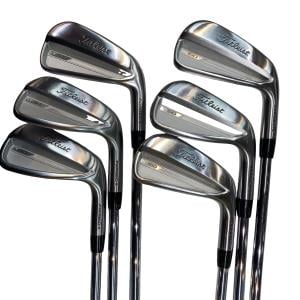 �s���������������@�s�P�T�O�i�Q�O�Q�R�j�@�U�r