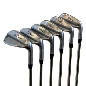 �s���������������@�s�P�T�O�i�Q�O�Q�R�j�@�U�r