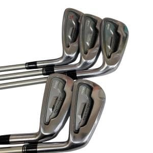 �q�������q���@�q�����@�u�@�U�r