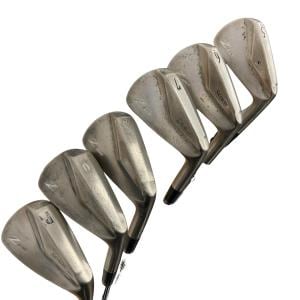 �r�q�h�w�n�m�@�y�X�S�T�@�u���b�N�@�U�r