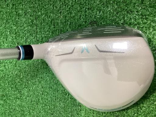 ＸＸＩＯ（２０２２）　ホワイト　９Ｗ　レディース