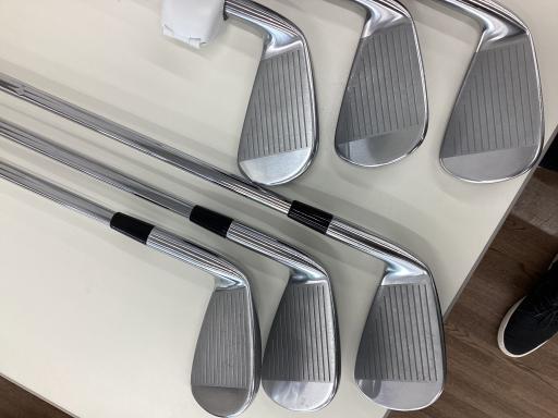 �l�����������@�o�����@�Q�Q�T�@�U�r�i���{���F�U�{�Z�b�g�j