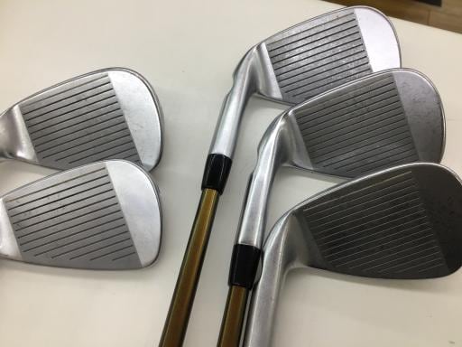 ���T�O�O�@�T�r�i���{���F�T�{�Z�b�g�j