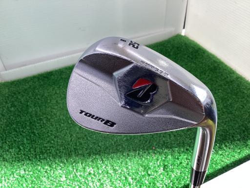 TOUR B XW−1(2018) 52°/08°