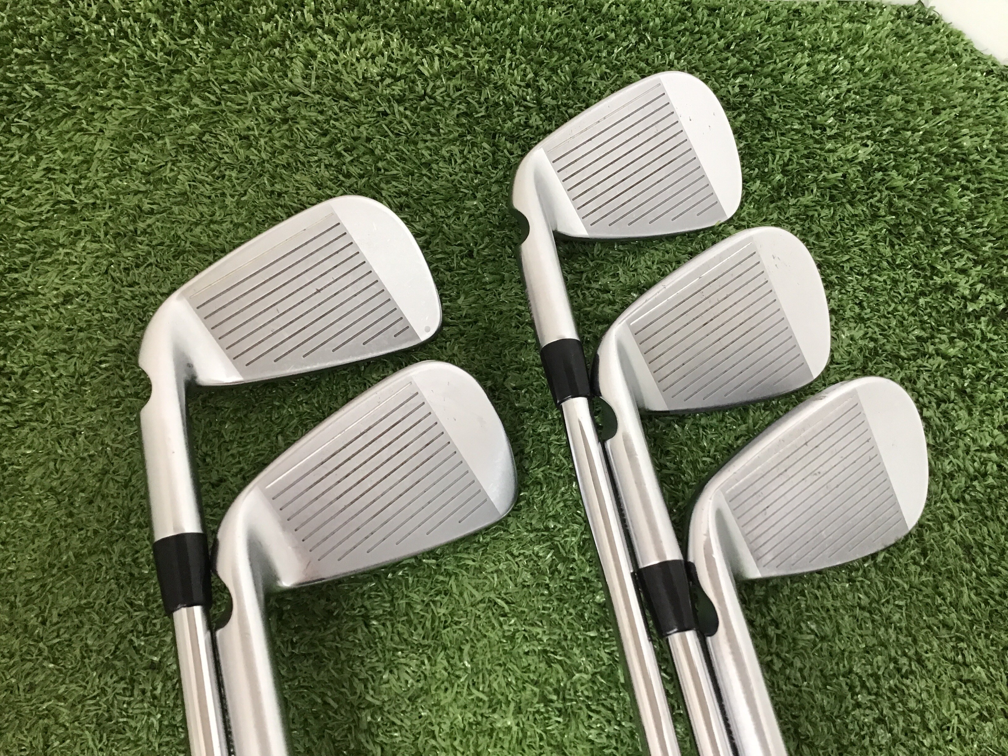 ���T�O�O�@�T�r�i���{���F�T�{�Z�b�g�j