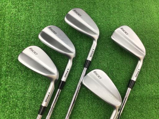 ���T�O�O�@�T�r�i���{���F�T�{�Z�b�g�j