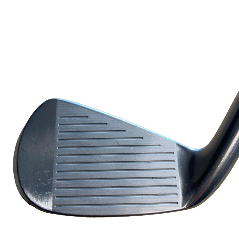 �r�q�h�w�n�m�@�y�X�U�T�@���R