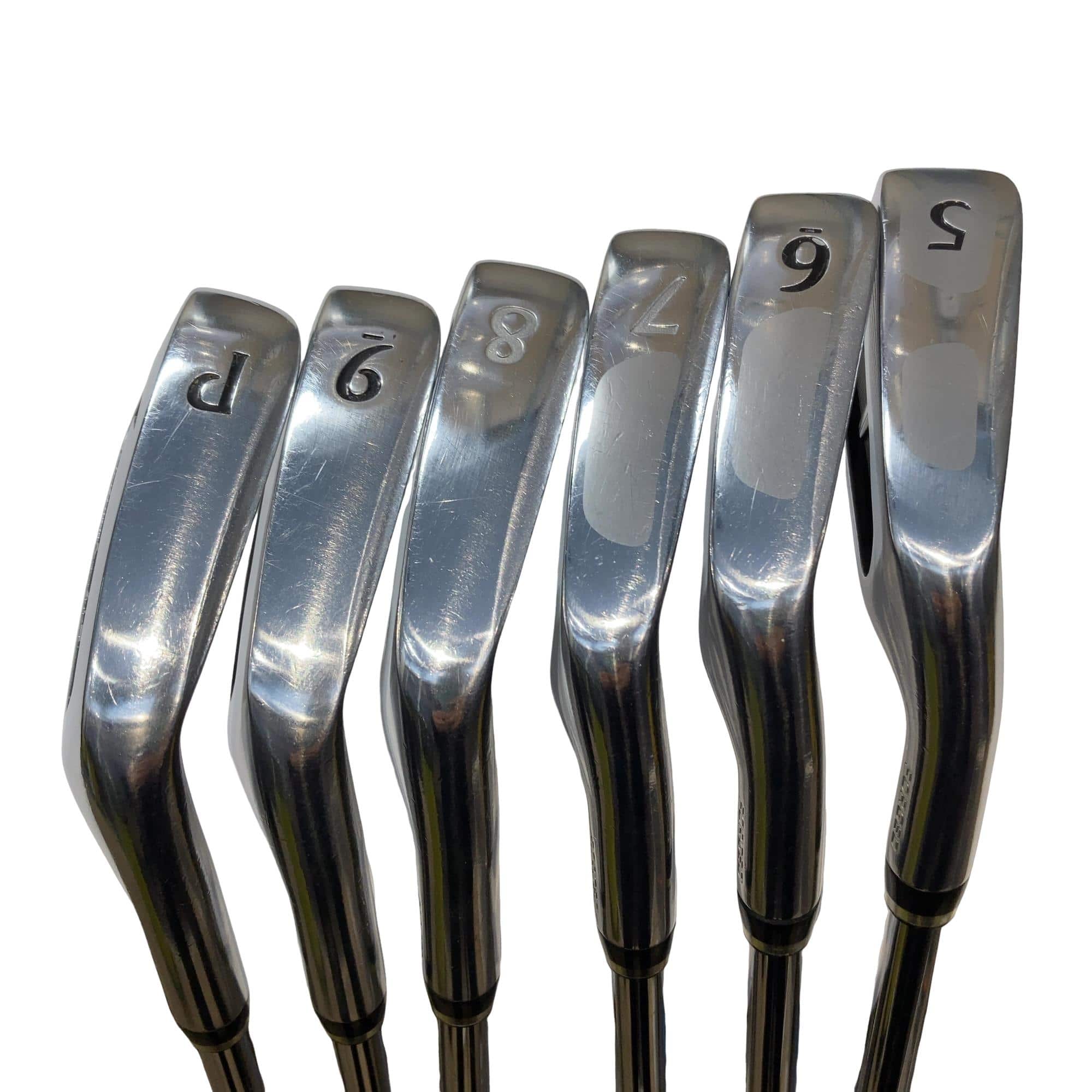 �s���������������@�u�f�R�@�U�r�i���{���F�U�{�Z�b�g�j