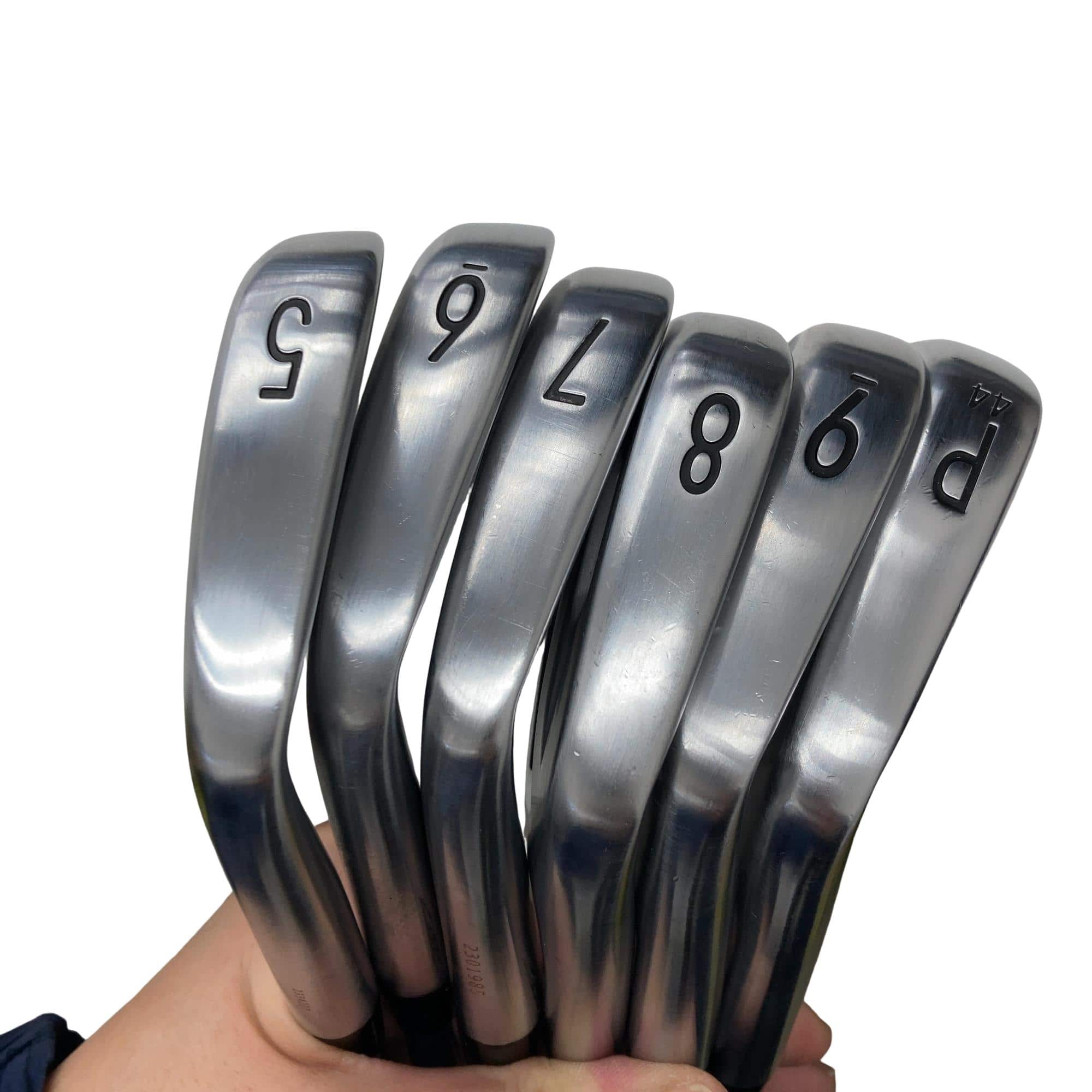 �s���������������@�s�P�O�O�r�i�Q�O�Q�P�j�@�U�r�i���{���F�U�{�Z�b�g�j