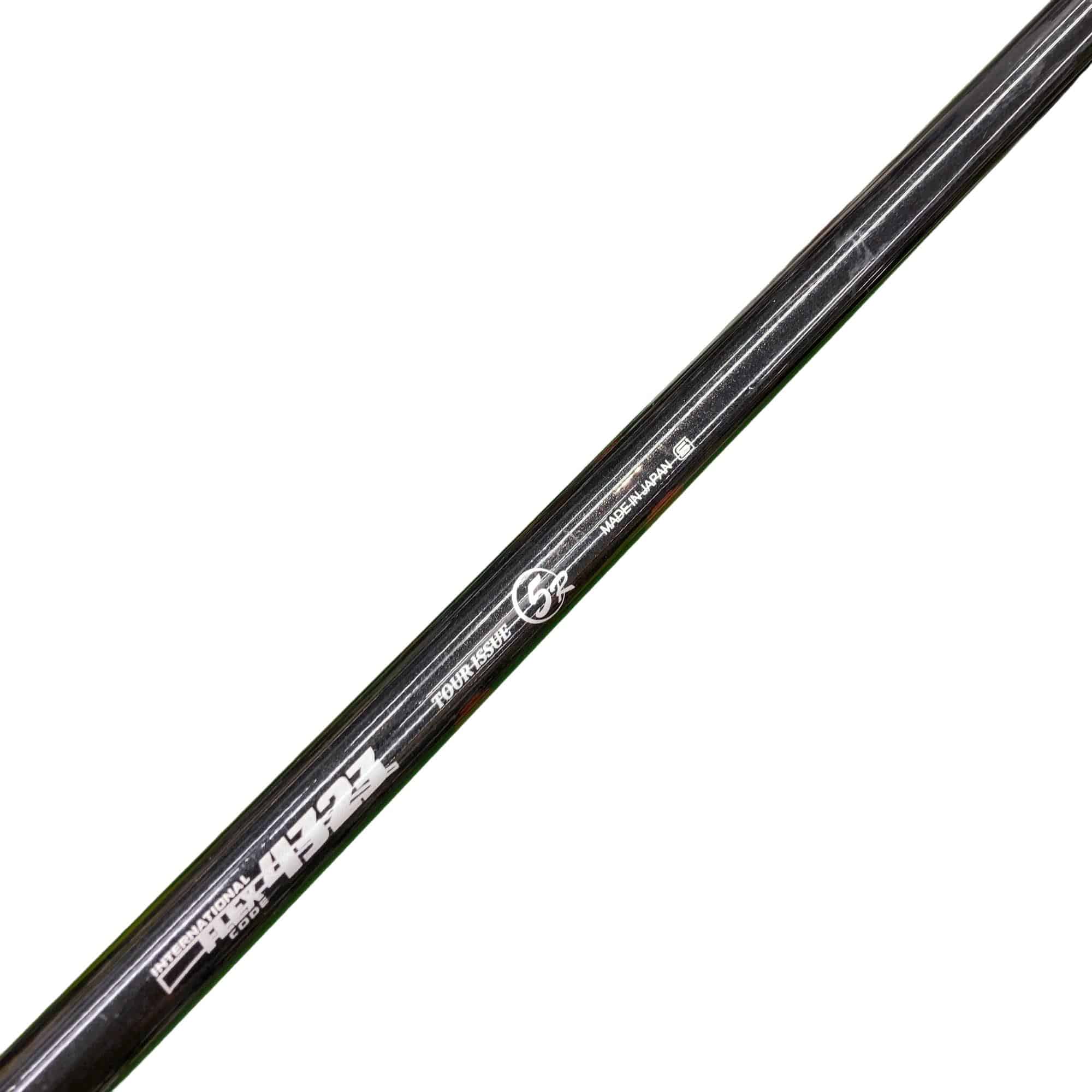 �r�q�h�w�n�m�@�y�@�e�W�T�@�R�v