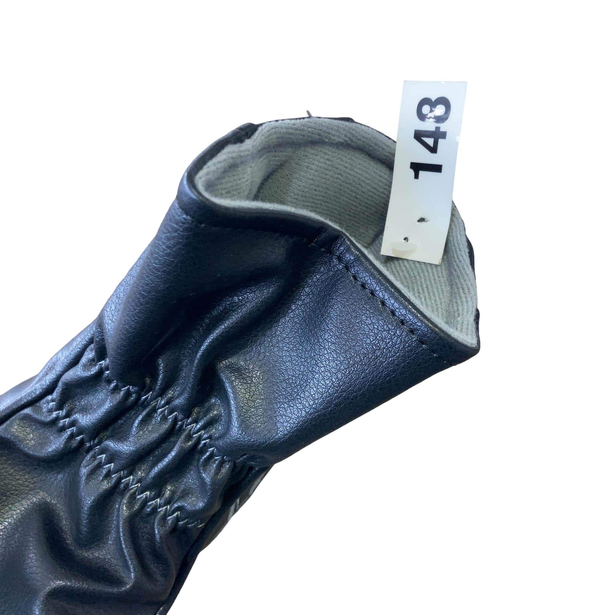 �r�q�h�w�n�m�@�y�w���@�T�v