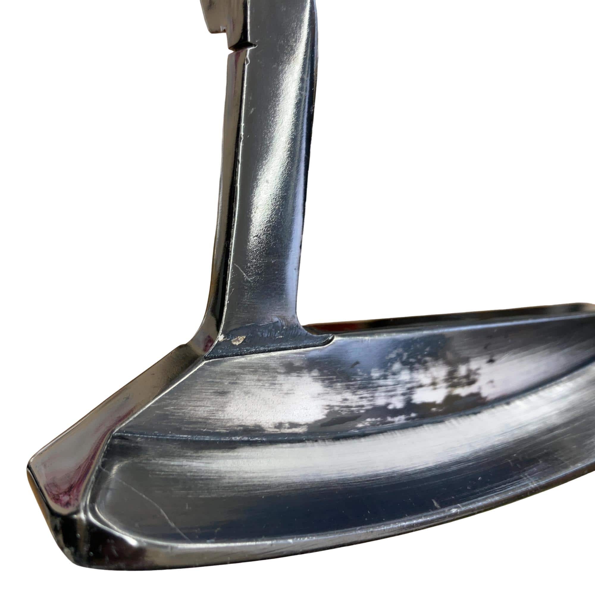 �q�{�p�^�[