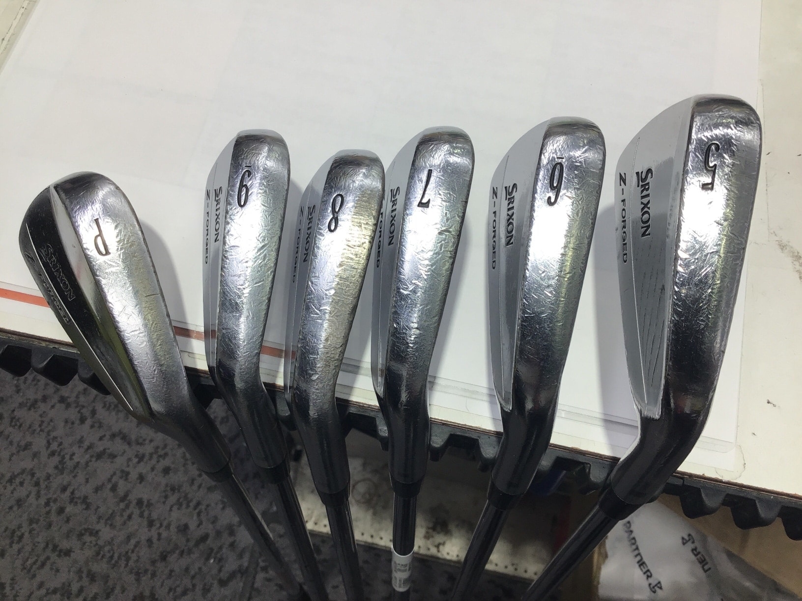 �r�q�h�w�n�m�@�y�|�e�n�q�f�d�c�@�U�r�i���{���F�U�{�Z�b�g�j